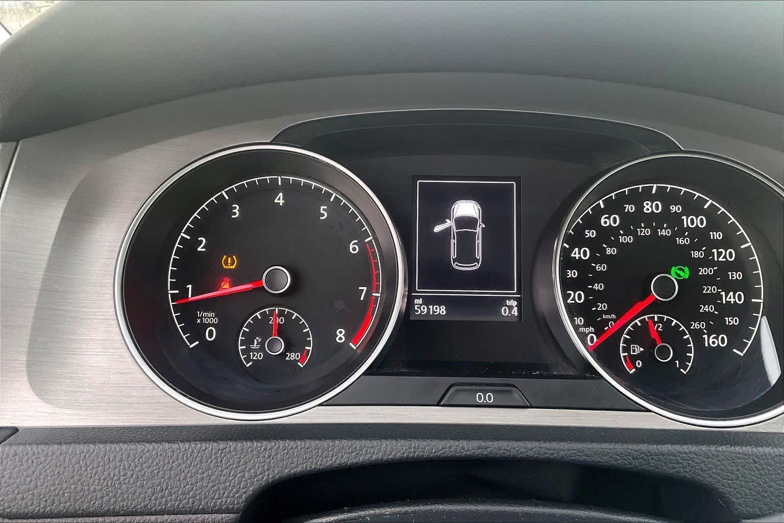 Thumbnail: 2016 Volkswagen Golf - 17