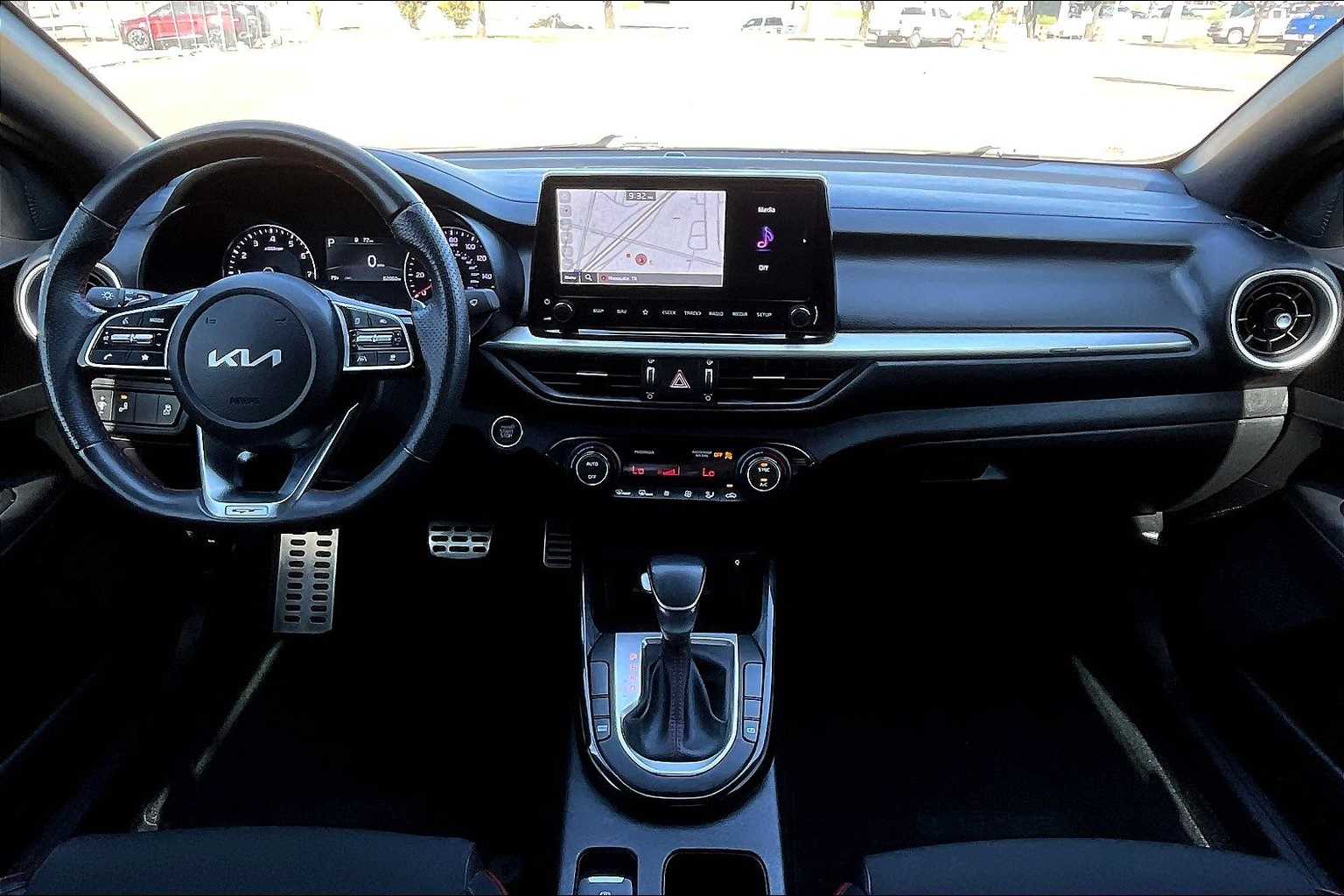 Thumbnail: 2023 Kia Forte - 10