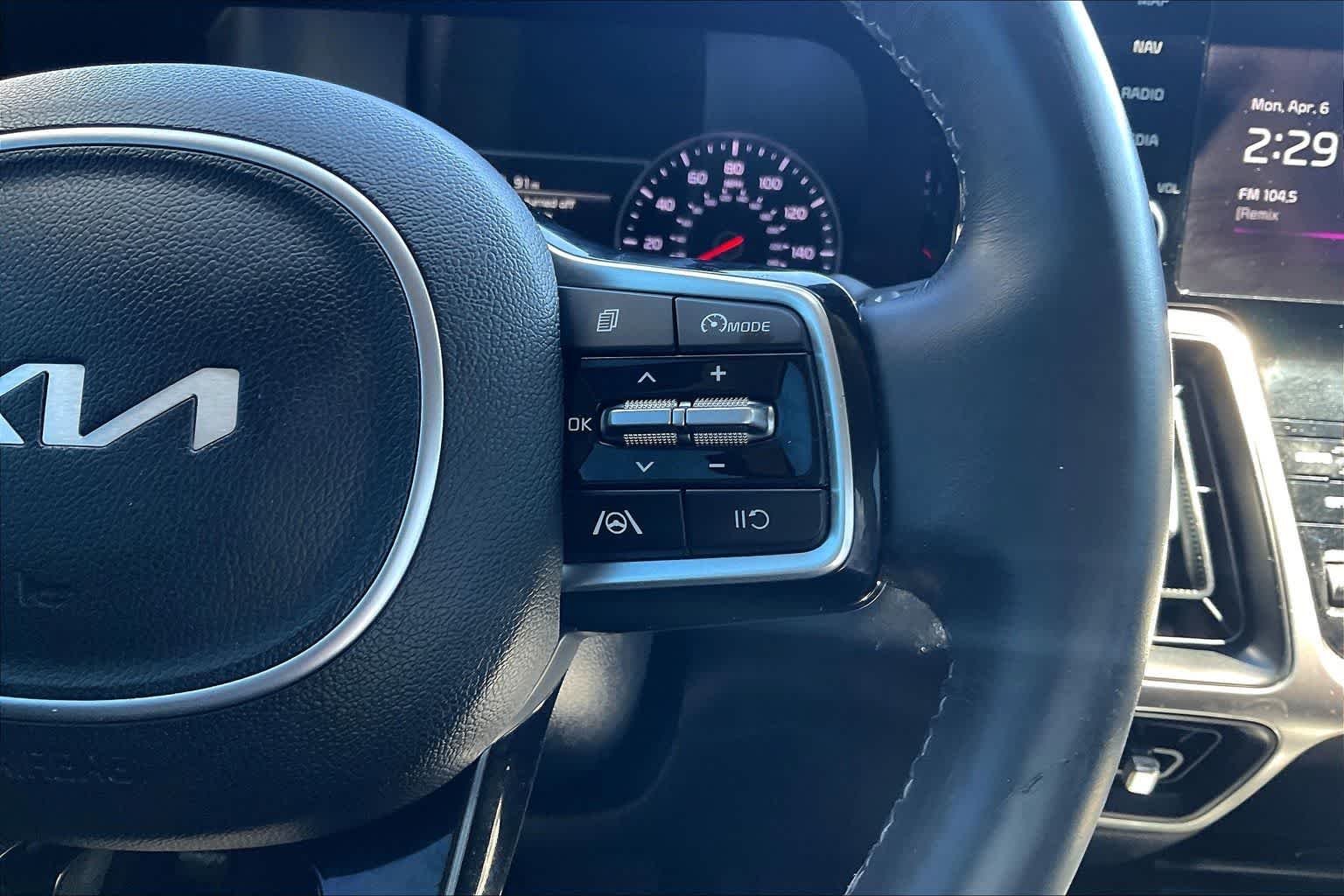 Thumbnail: 2023 Kia Sorento - 25