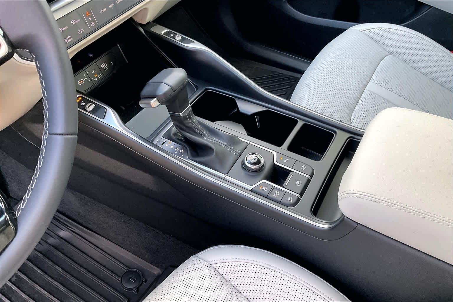 Thumbnail: 2025 Kia Sorento - 14