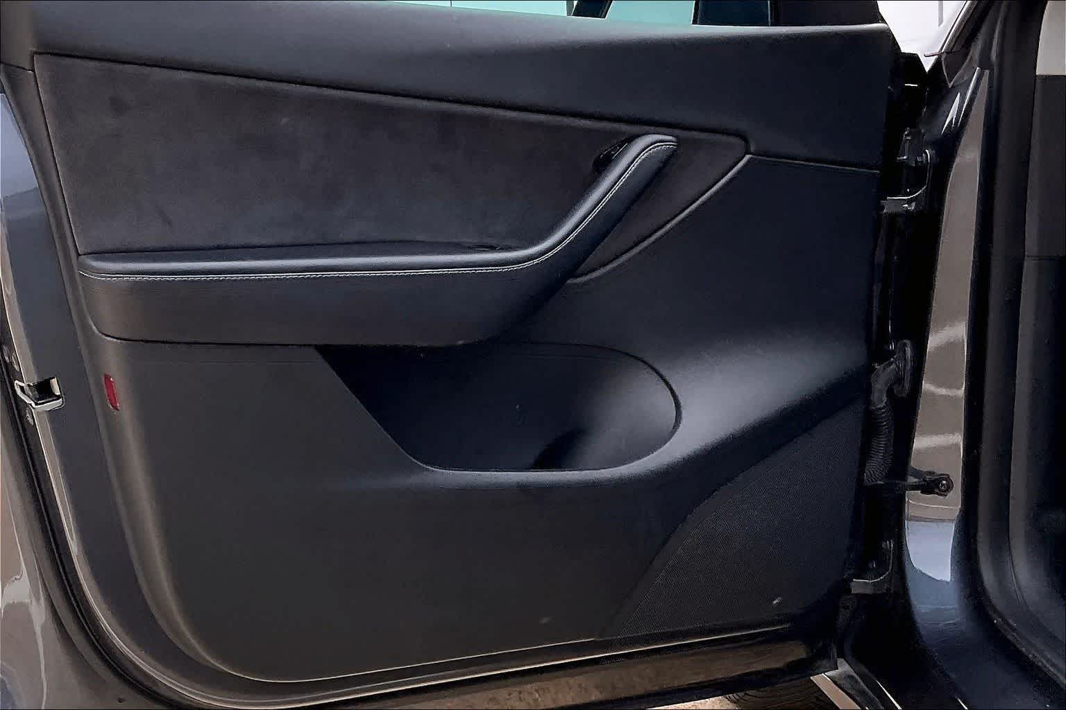 Thumbnail: 2021 Tesla Model Y - 27