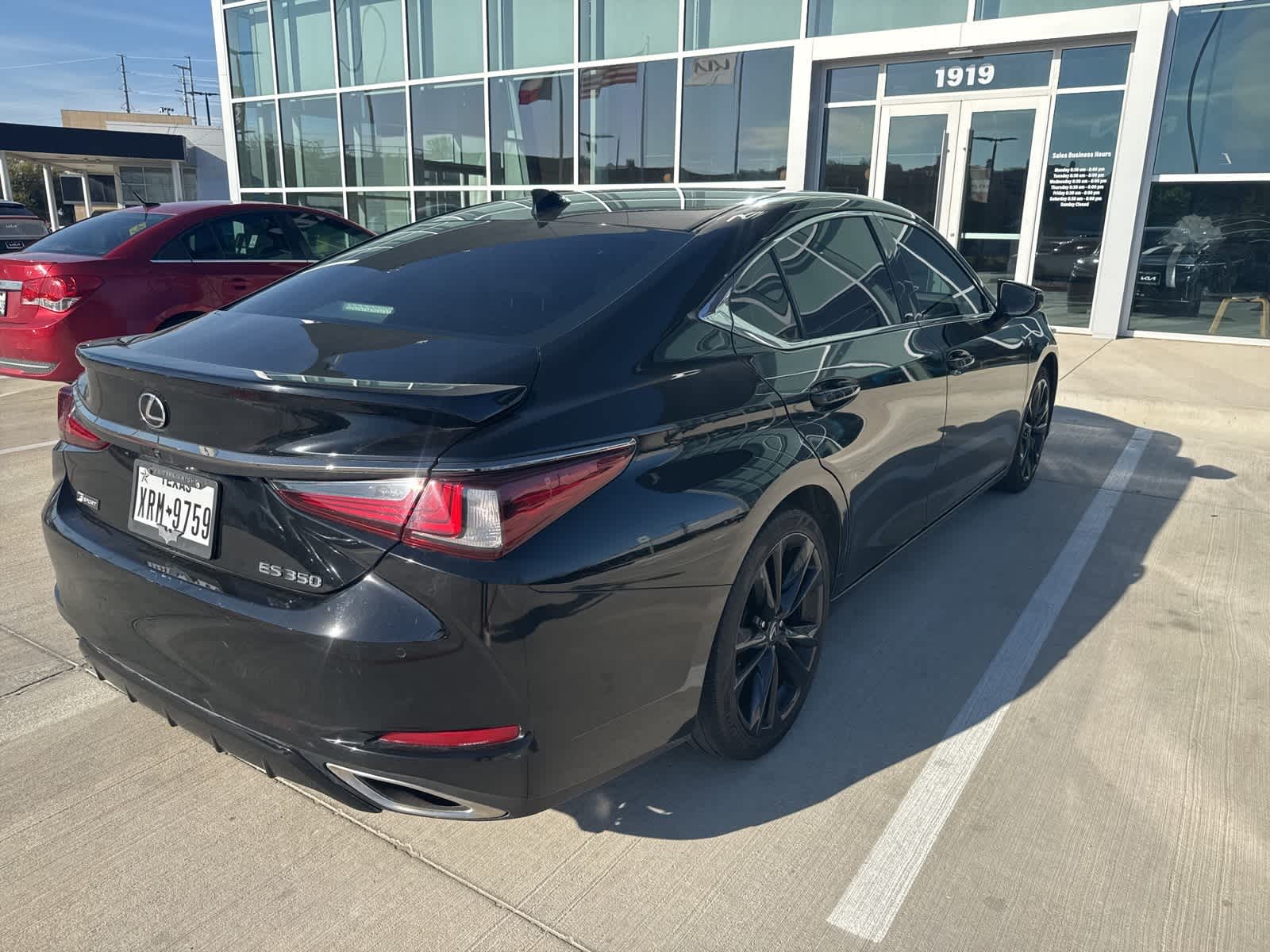 Thumbnail: 2019 Lexus ES - 6