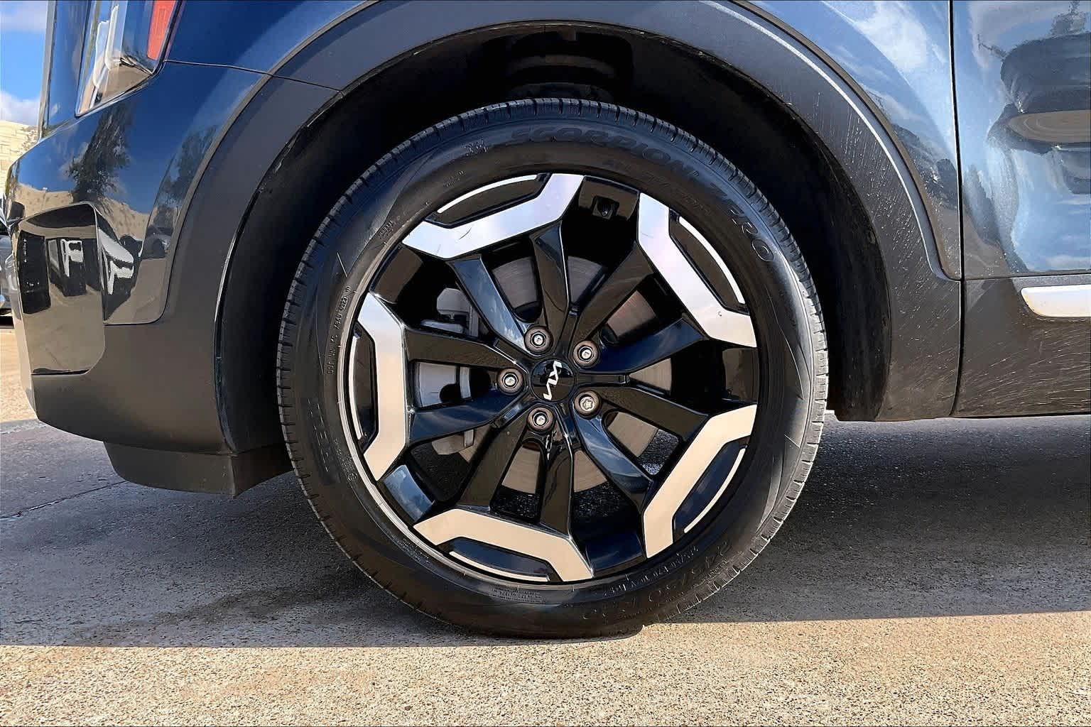 Thumbnail: 2023 Kia Telluride - 7