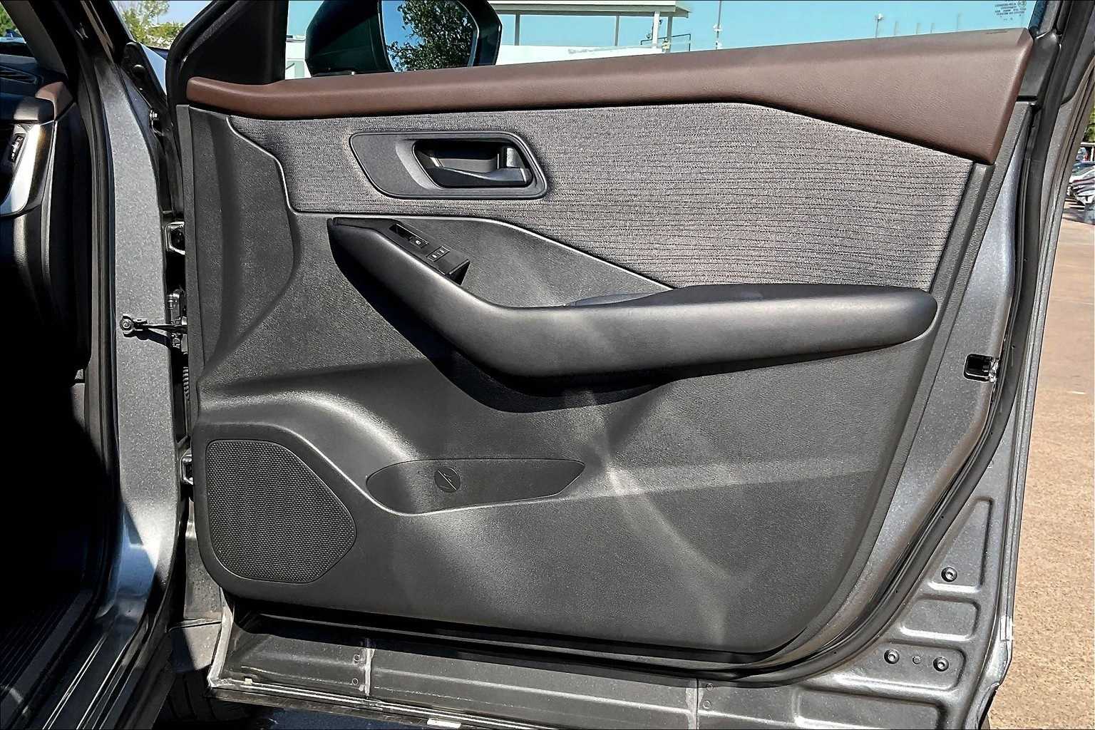 Thumbnail: 2023 Nissan Rogue - 27