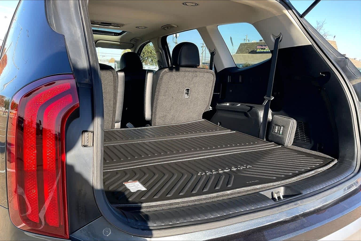 Thumbnail: 2023 Kia Telluride - 18