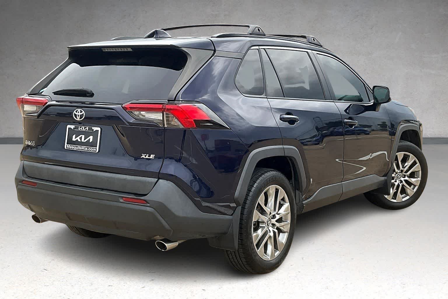 Thumbnail: 2020 Toyota RAV4 - 22