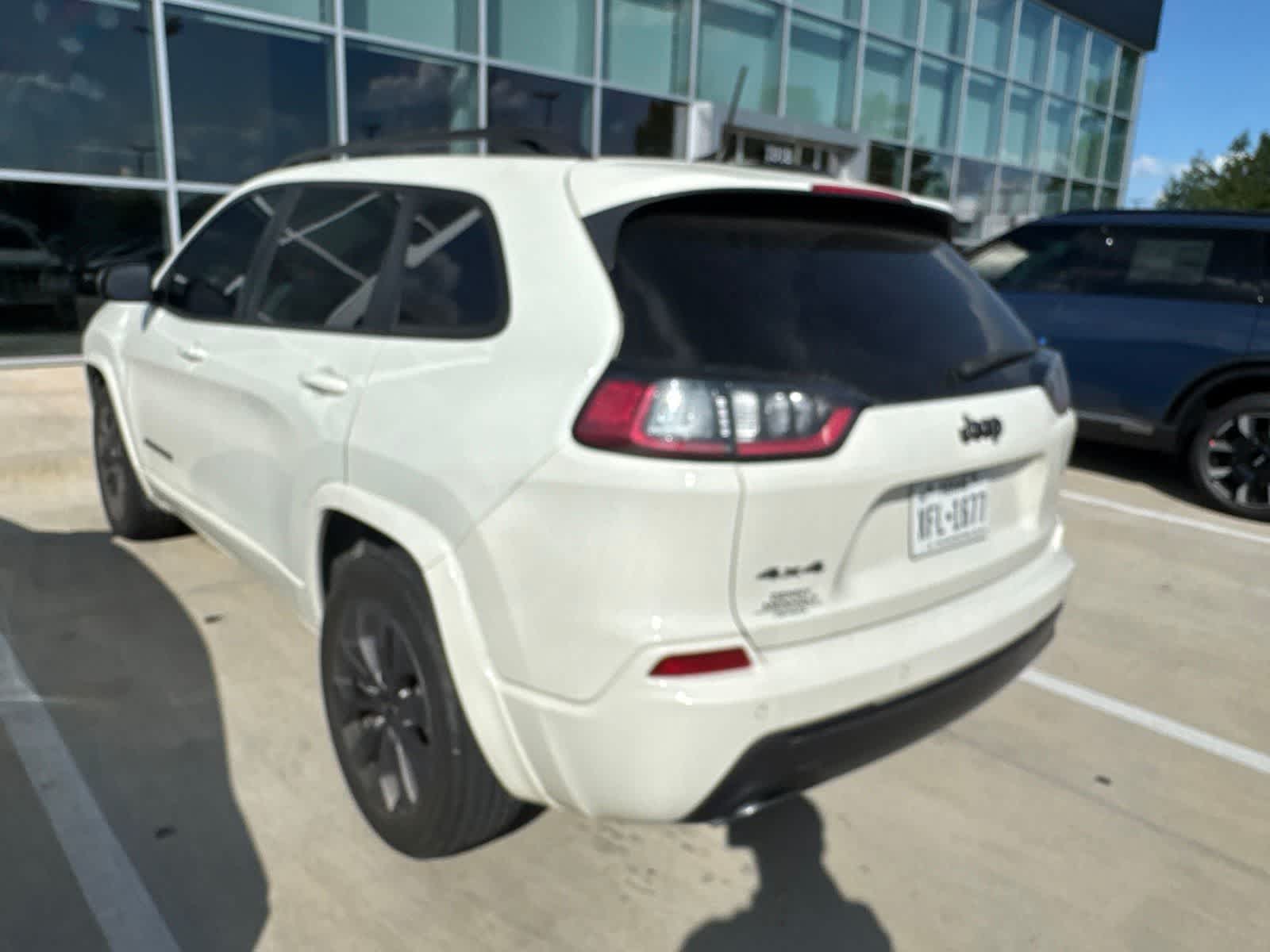 Thumbnail: 2019 Jeep Cherokee - 3