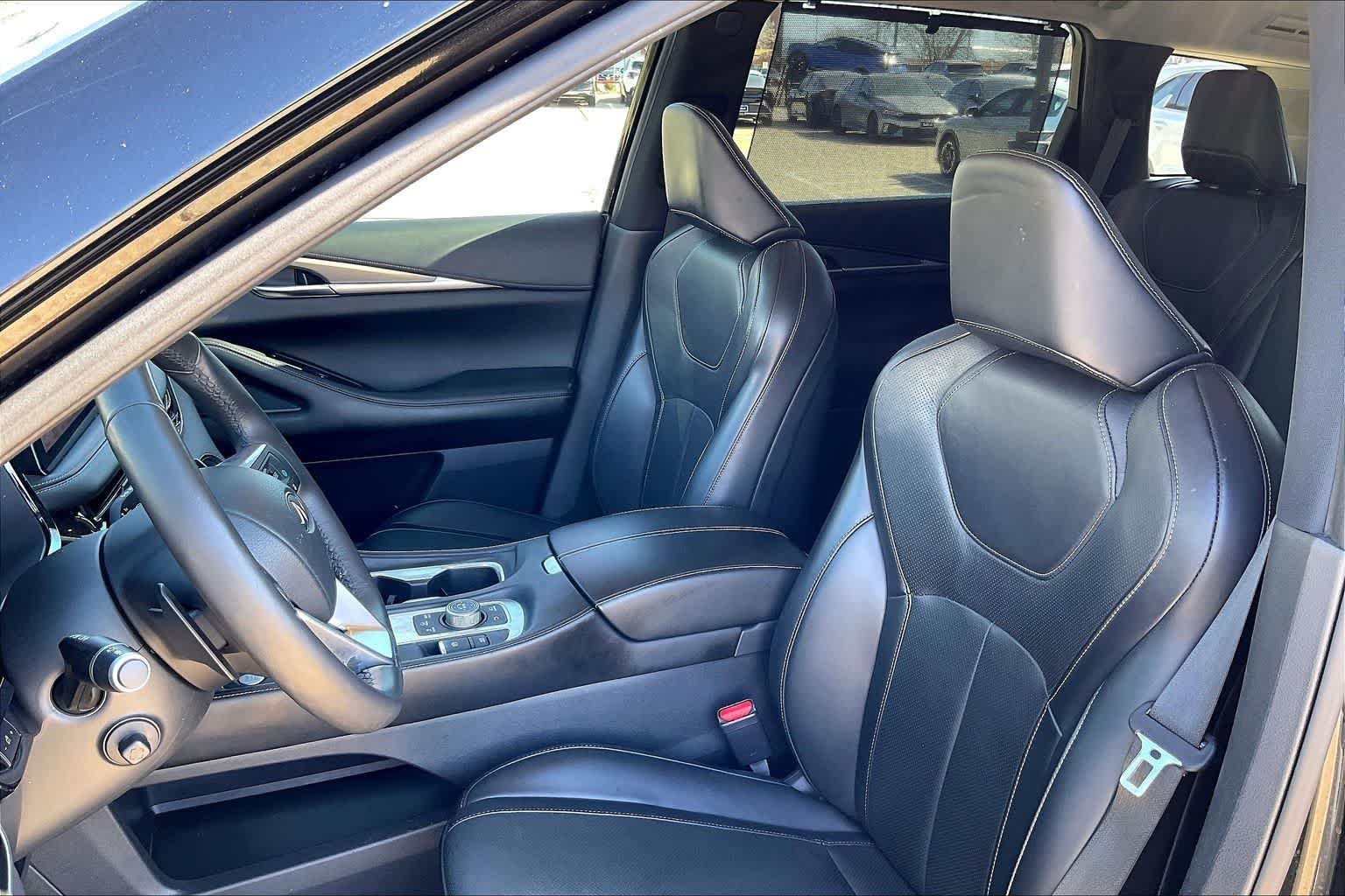 Thumbnail: 2023 INFINITI QX60 - 10