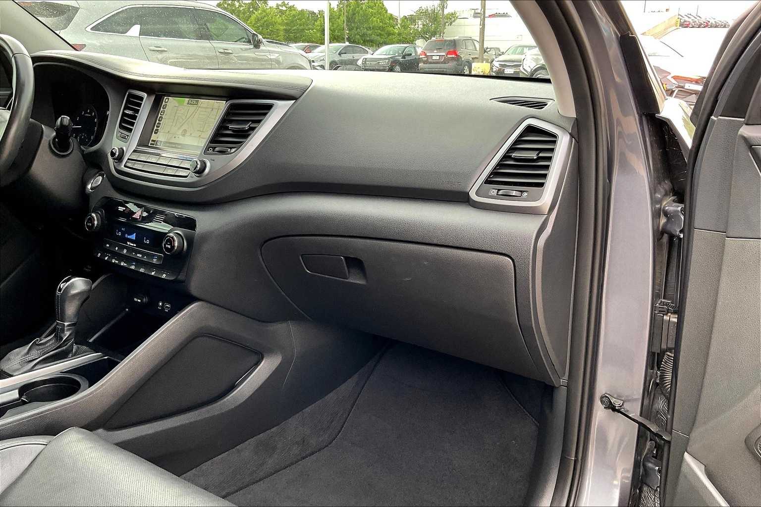 Thumbnail: 2016 Hyundai Tucson - 23