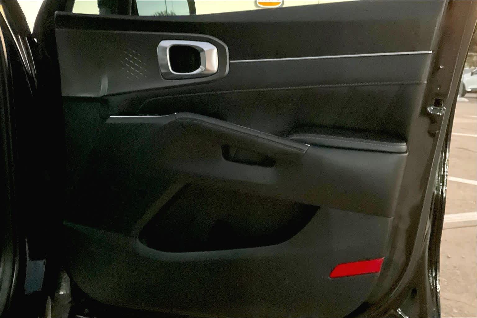 Thumbnail: 2023 Kia Sorento - 26