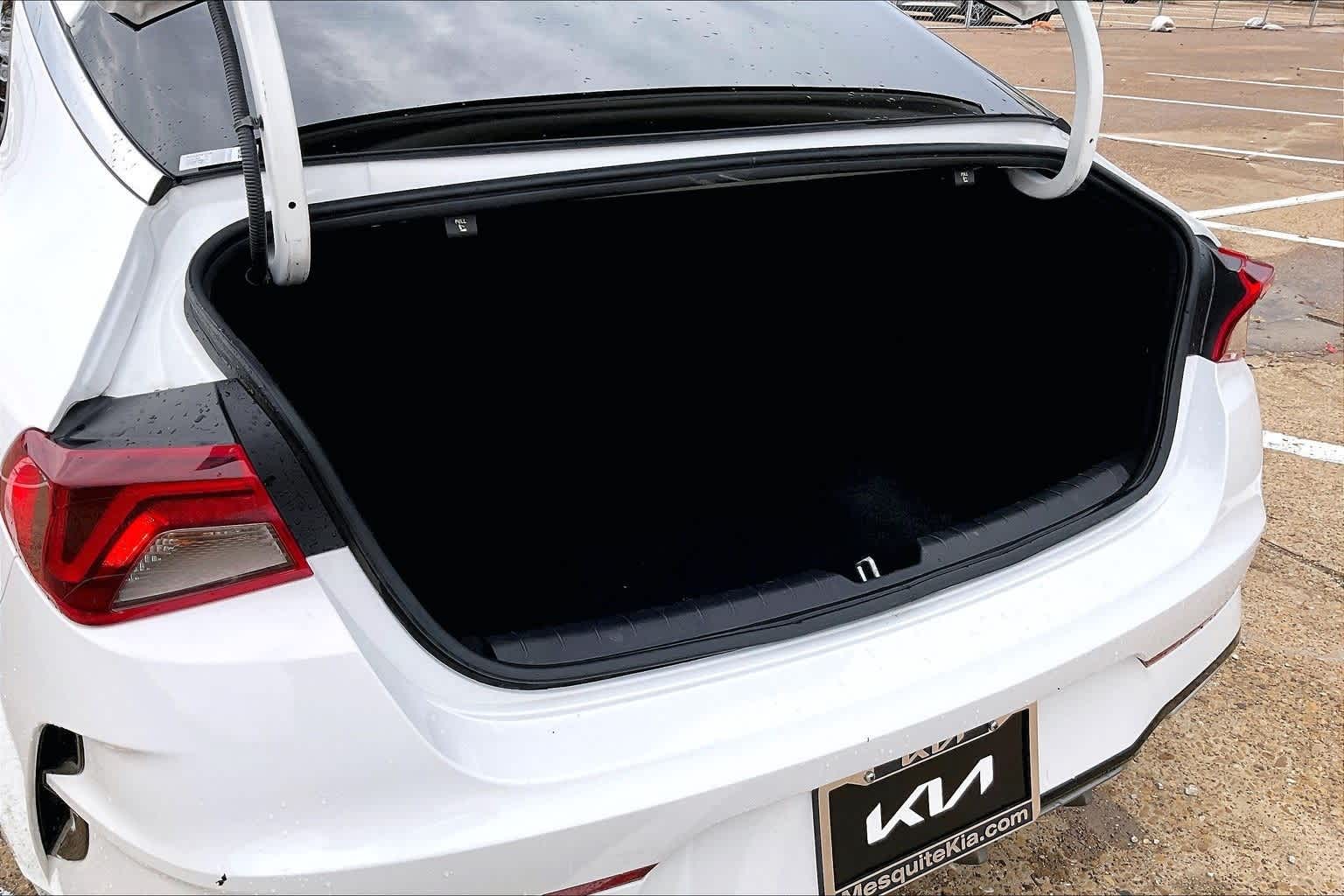 Thumbnail: 2023 Kia K5 - 17