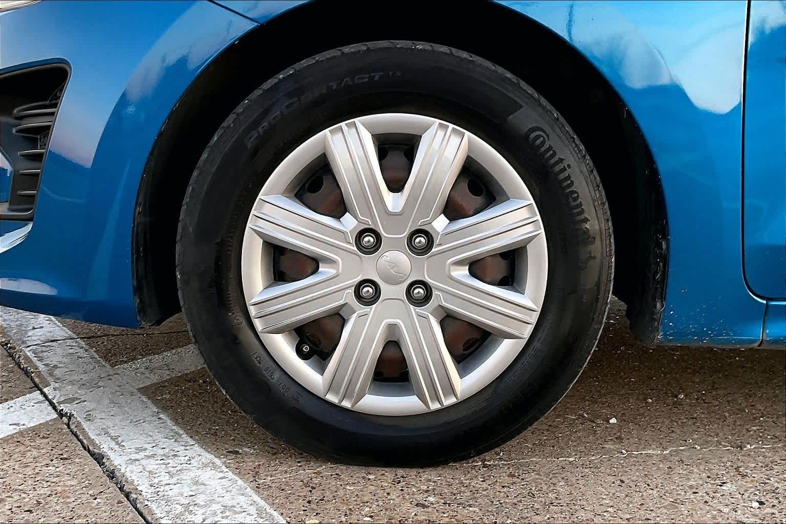 Thumbnail: 2022 Kia Rio - 7