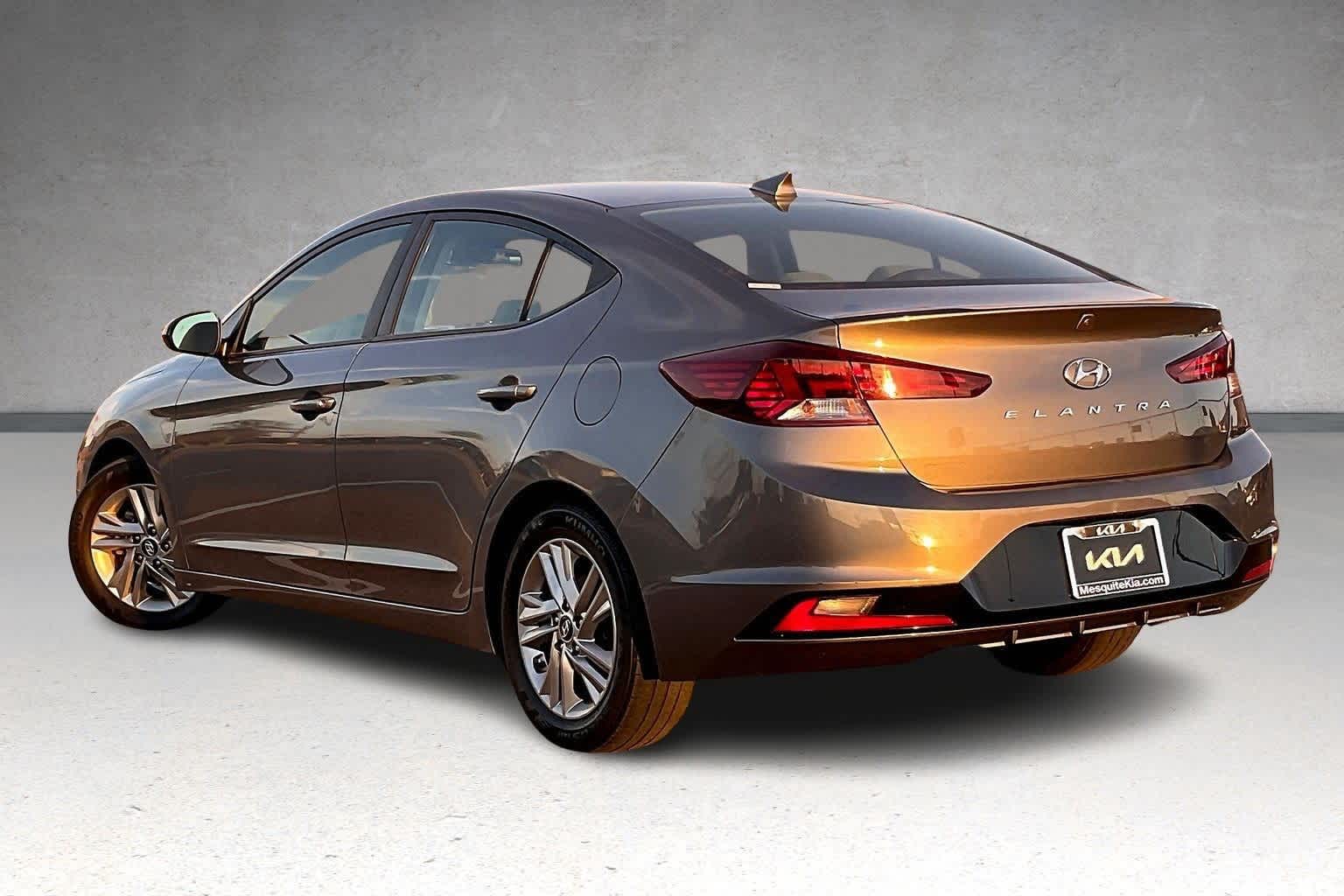 Thumbnail: 2019 Hyundai Elantra - 4