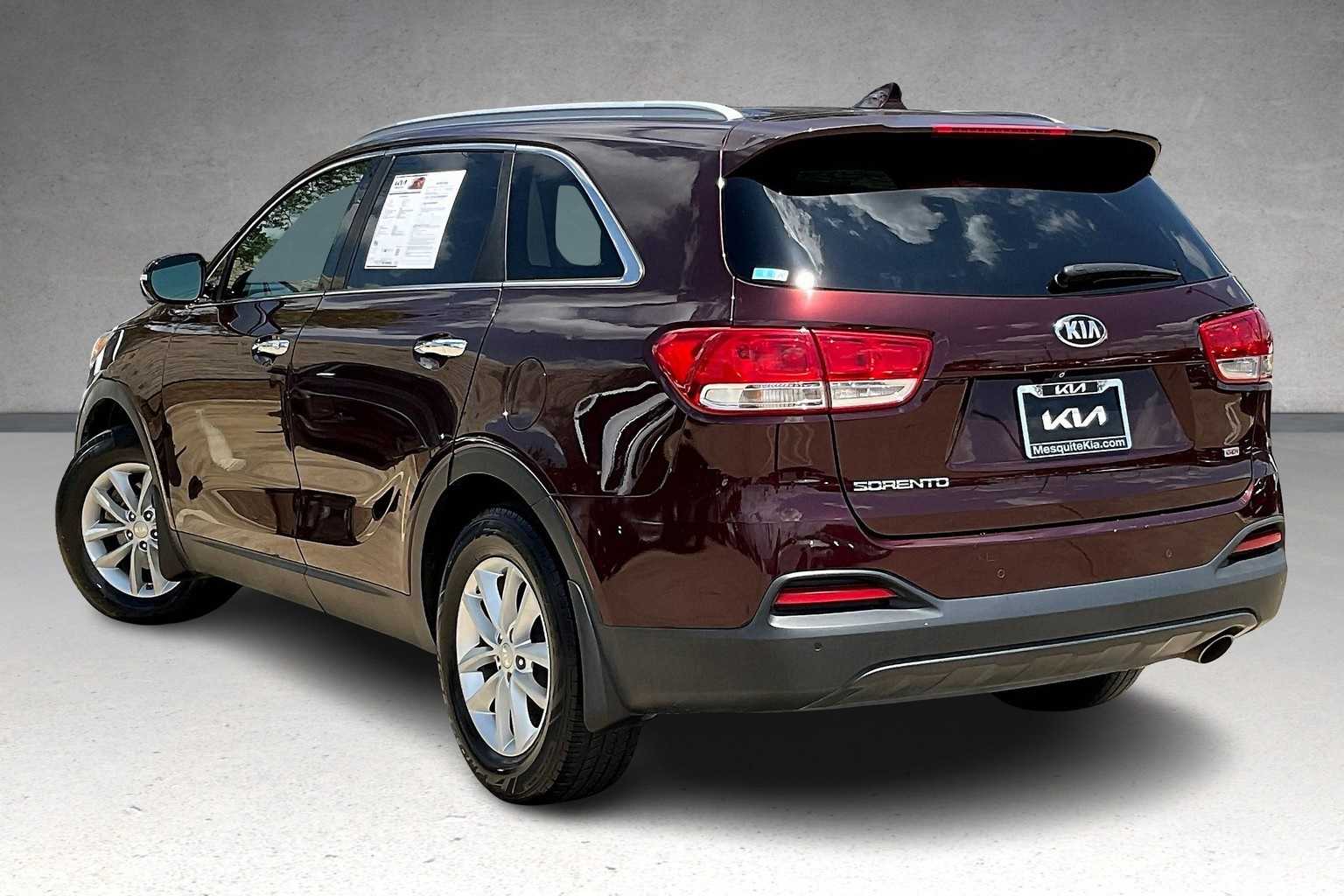 Thumbnail: 2018 Kia Sorento - 4