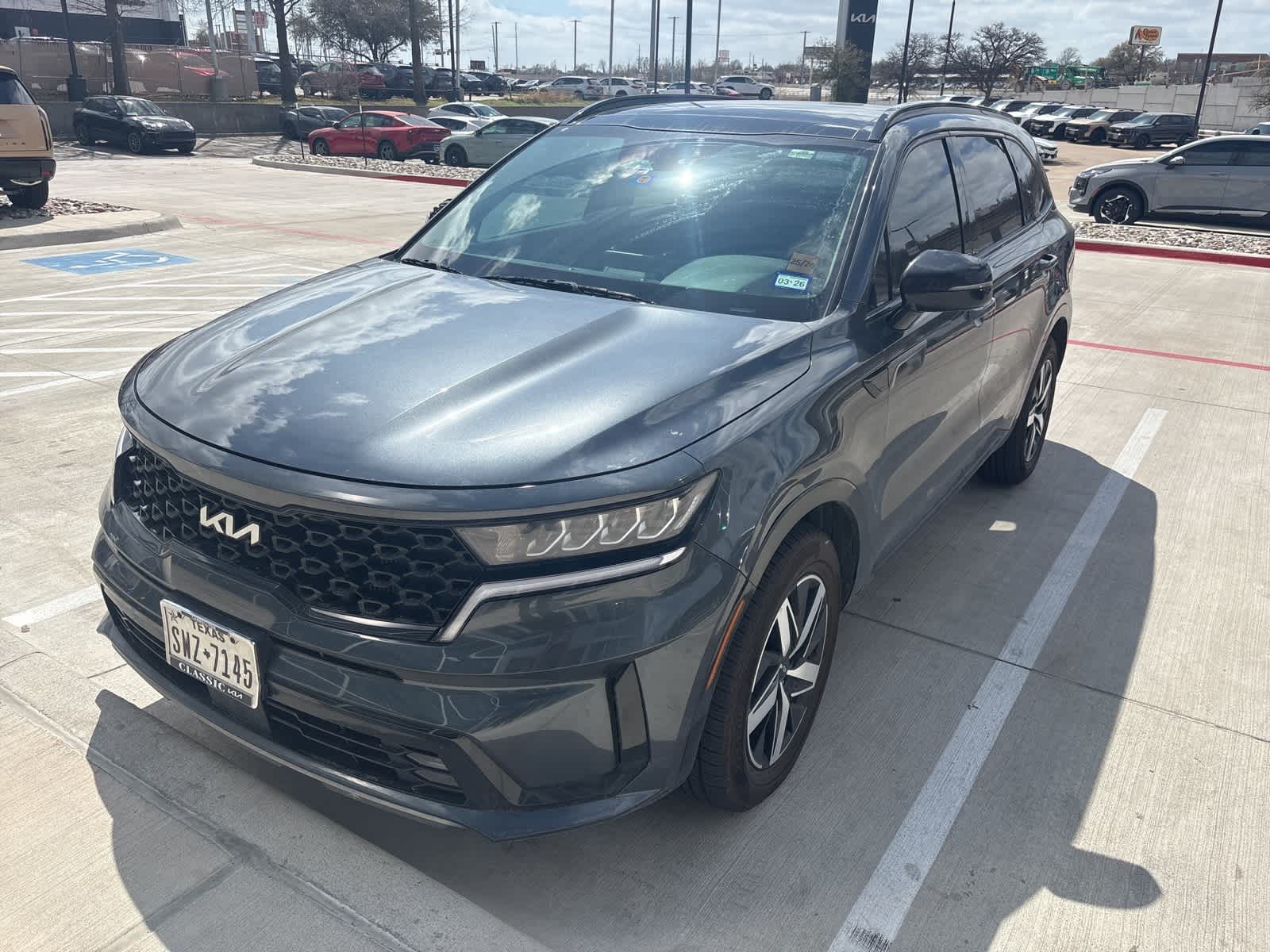 Thumbnail: 2023 Kia Sorento - 2