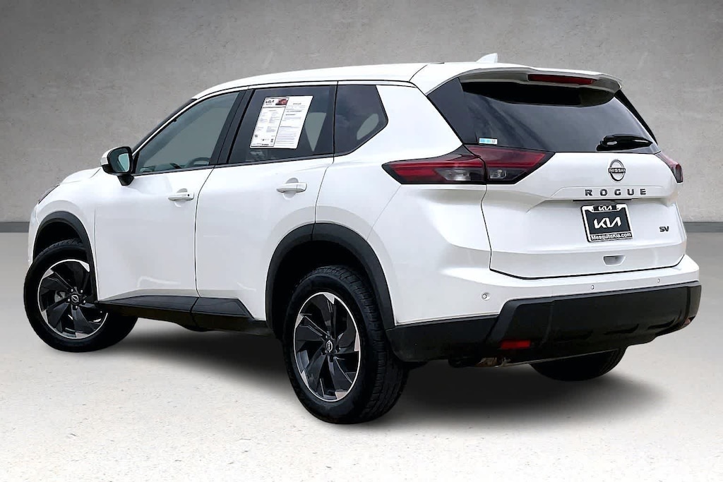 Used 2024 Nissan Rogue SV SUV
