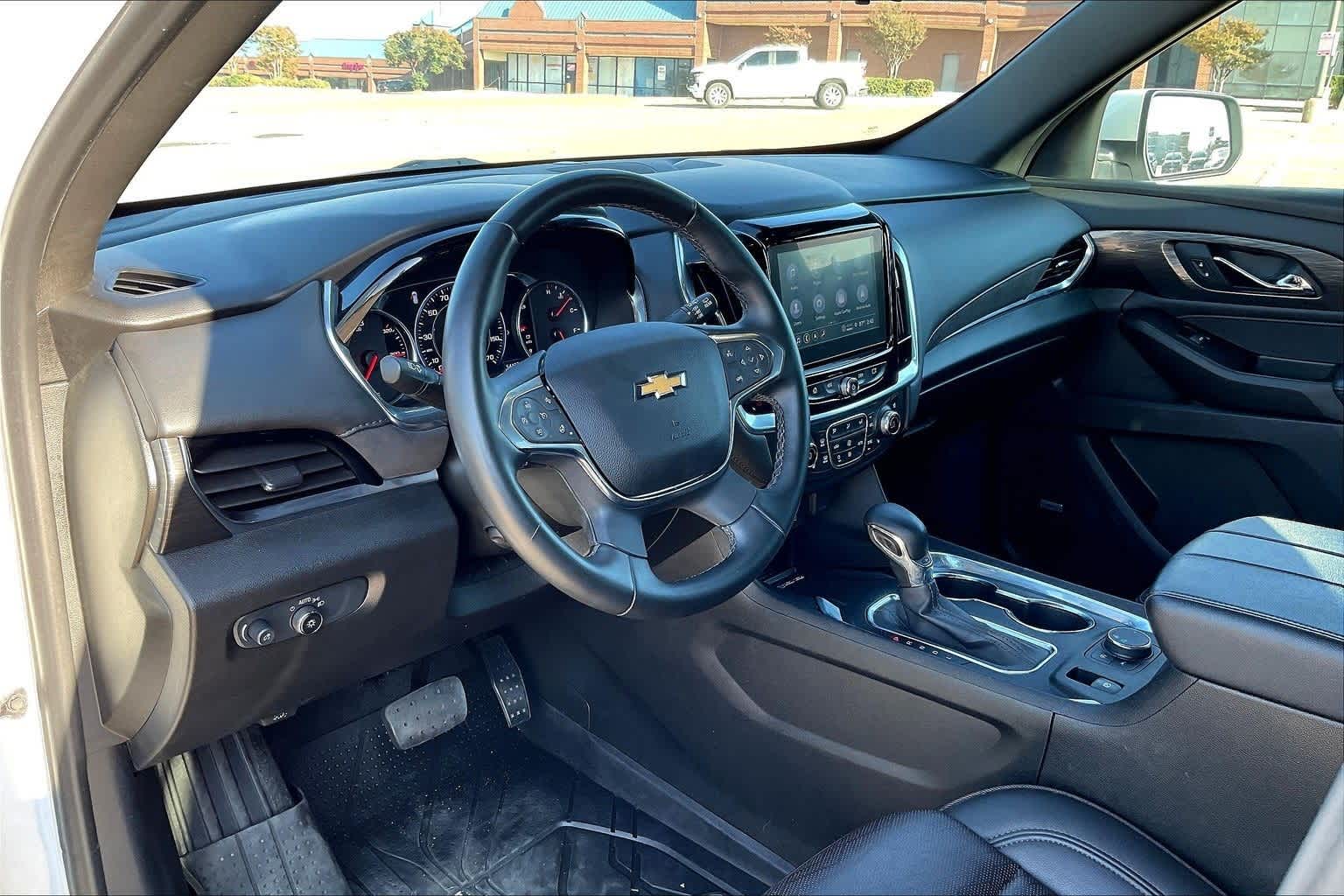 Thumbnail: 2023 Chevrolet Traverse - 2