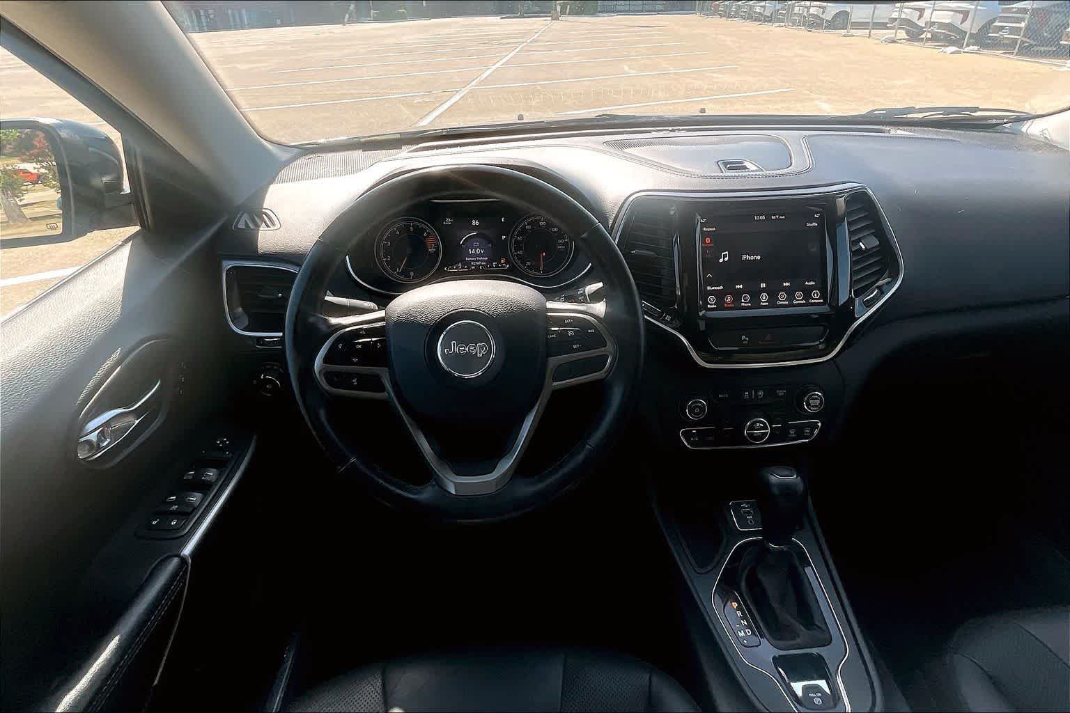 Thumbnail: 2019 Jeep Cherokee - 12