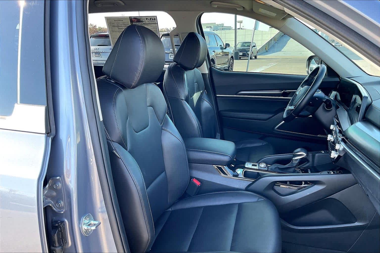 Thumbnail: 2023 Kia Telluride - 12