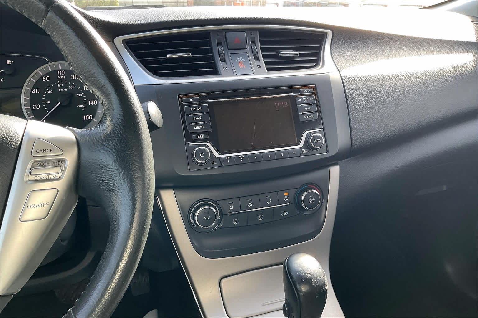 Thumbnail: 2015 Nissan Sentra - 15