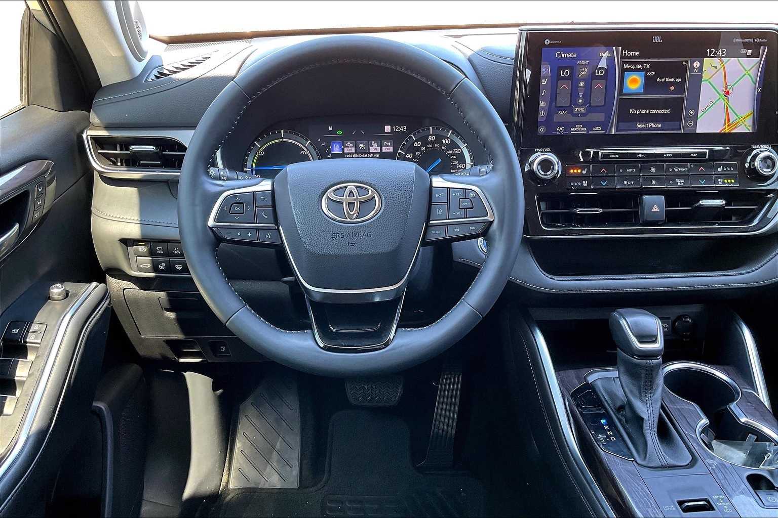 Thumbnail: 2021 Toyota Highlander - 14