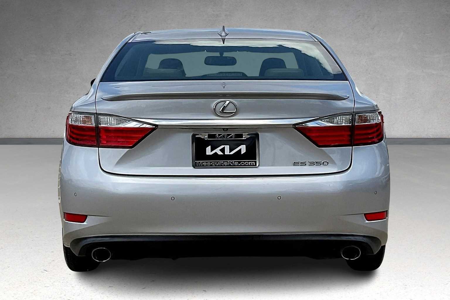 Thumbnail: 2015 Lexus ES - 5
