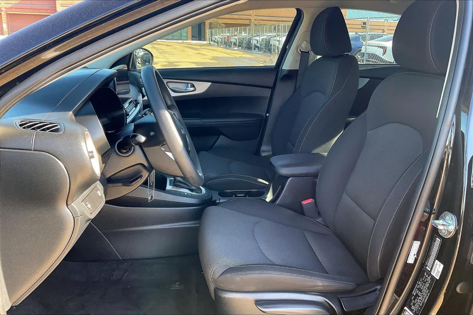 Thumbnail: 2024 Kia Forte - 10