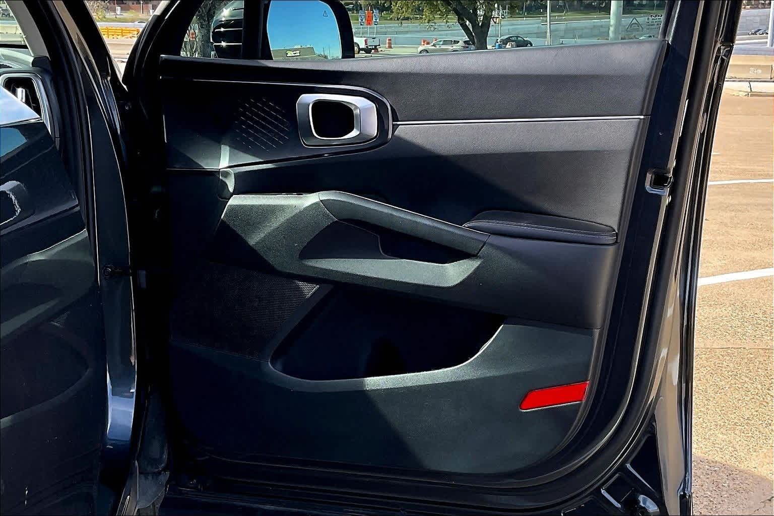 Thumbnail: 2023 Kia Sorento - 27