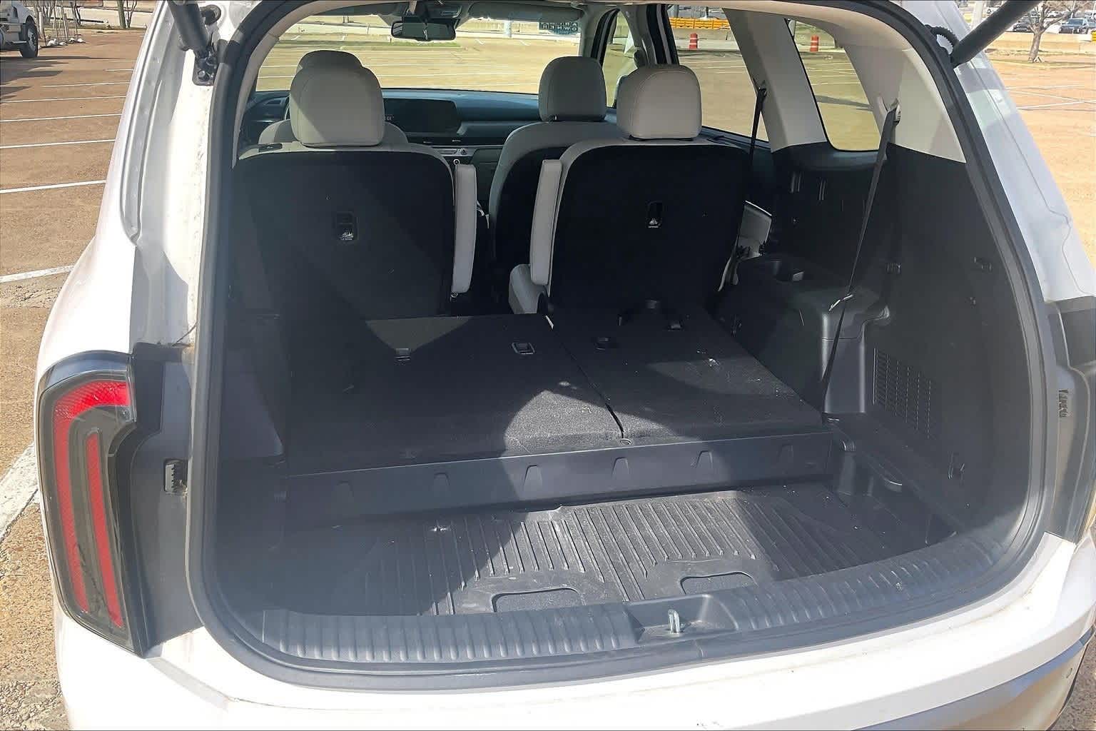 Thumbnail: 2025 Kia Telluride - 17