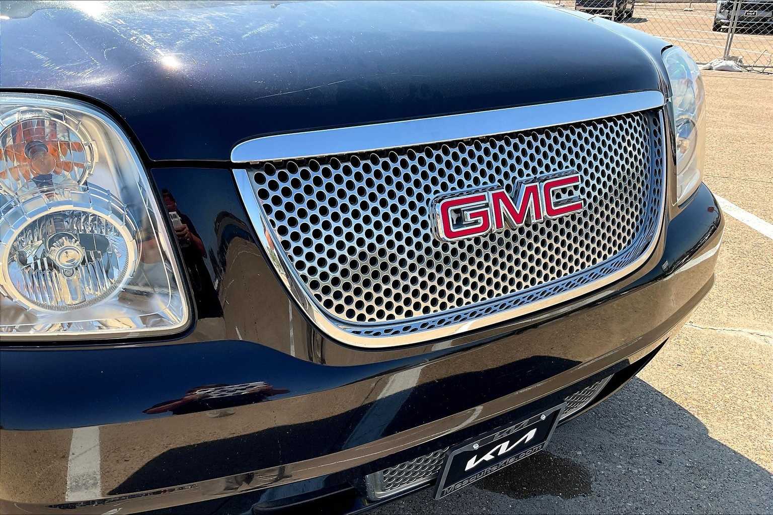 Thumbnail: 2014 GMC Yukon - 32