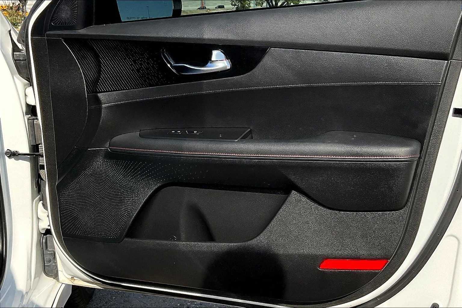 Thumbnail: 2023 Kia Forte - 28