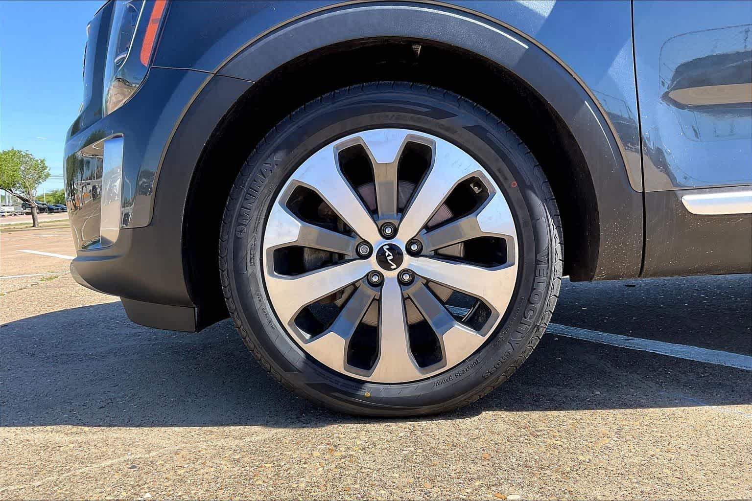 Thumbnail: 2022 Kia Telluride - 8