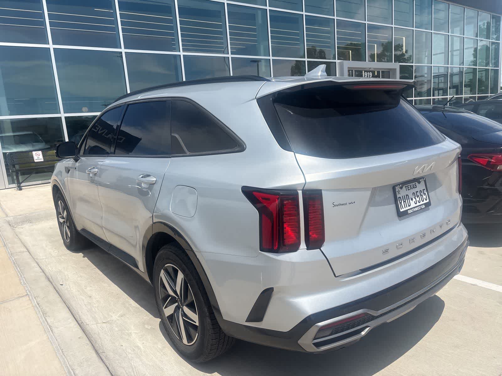Thumbnail: 2022 Kia Sorento - 6