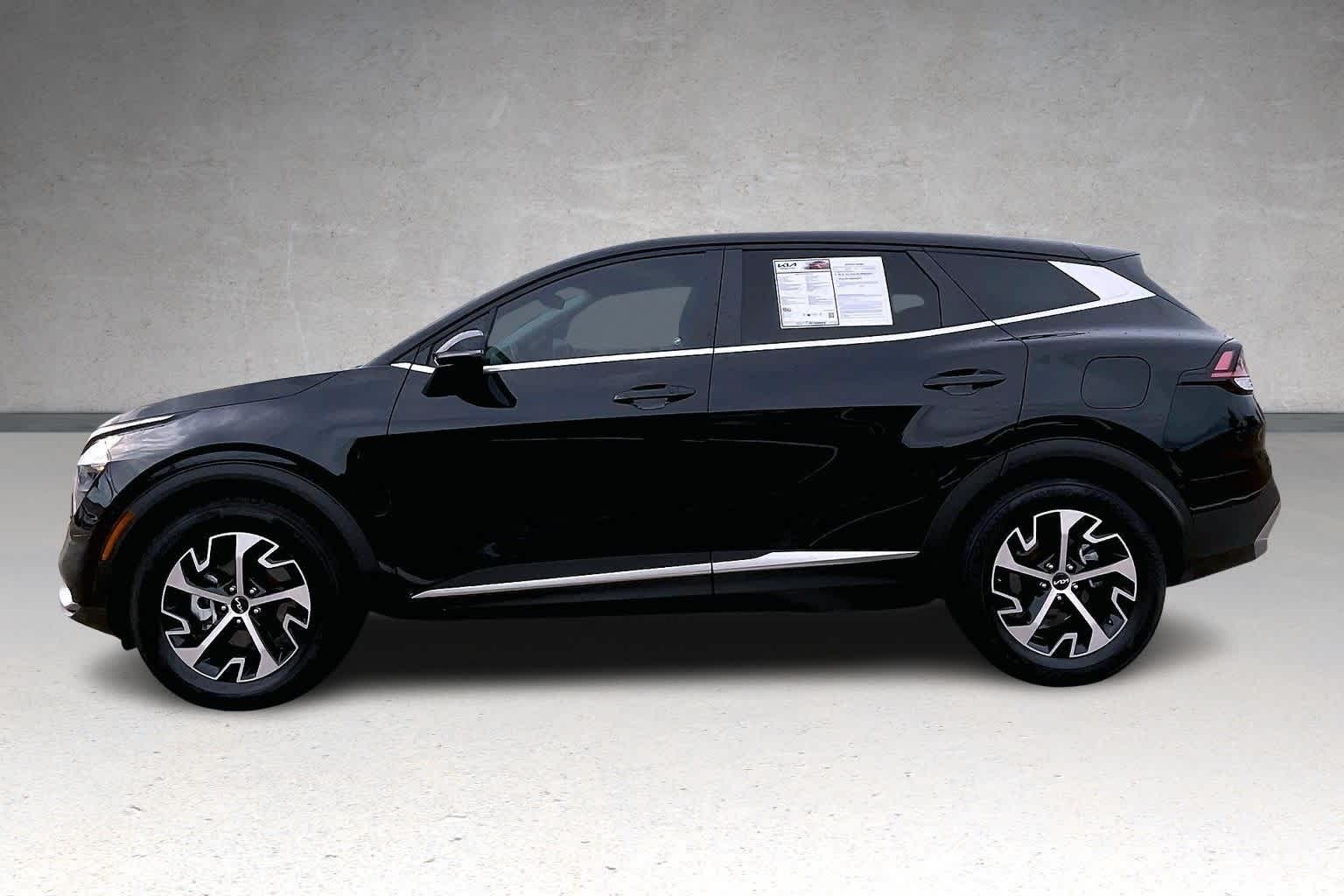 2023 Kia Sportage EX photo 2