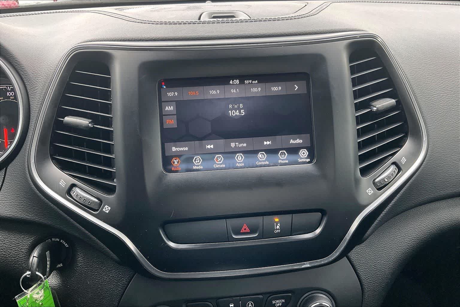 Thumbnail: 2021 Jeep Cherokee - 15