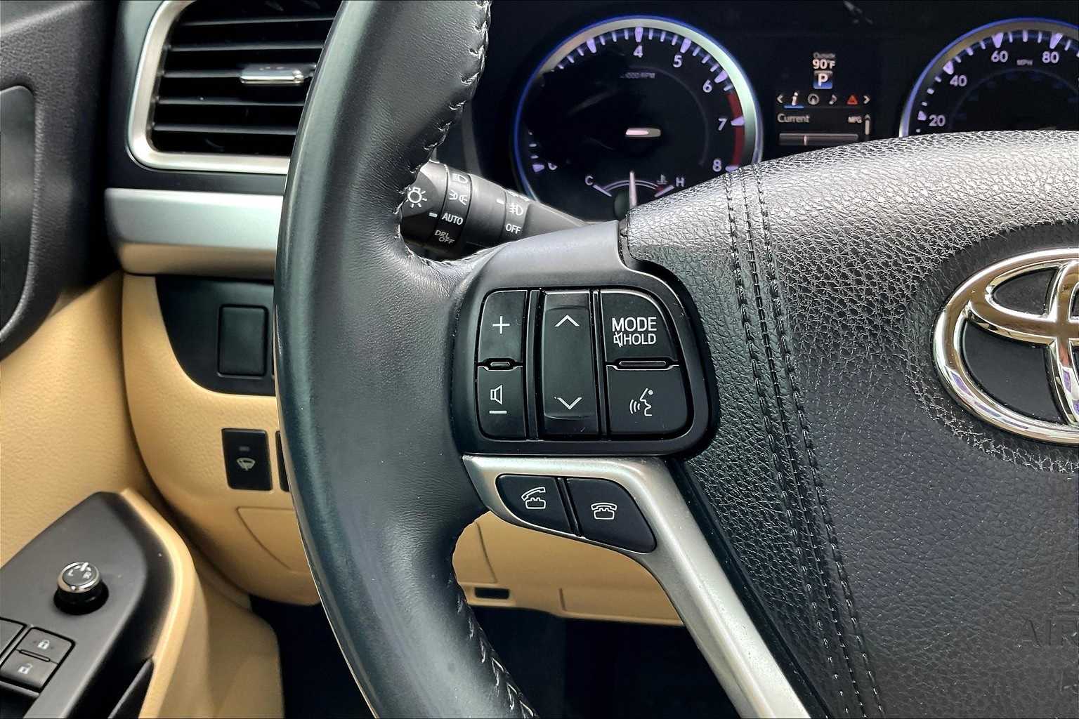 Thumbnail: 2016 Toyota Highlander - 24