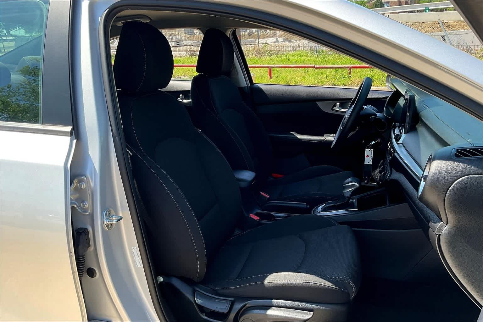 Thumbnail: 2021 Kia Forte - 13