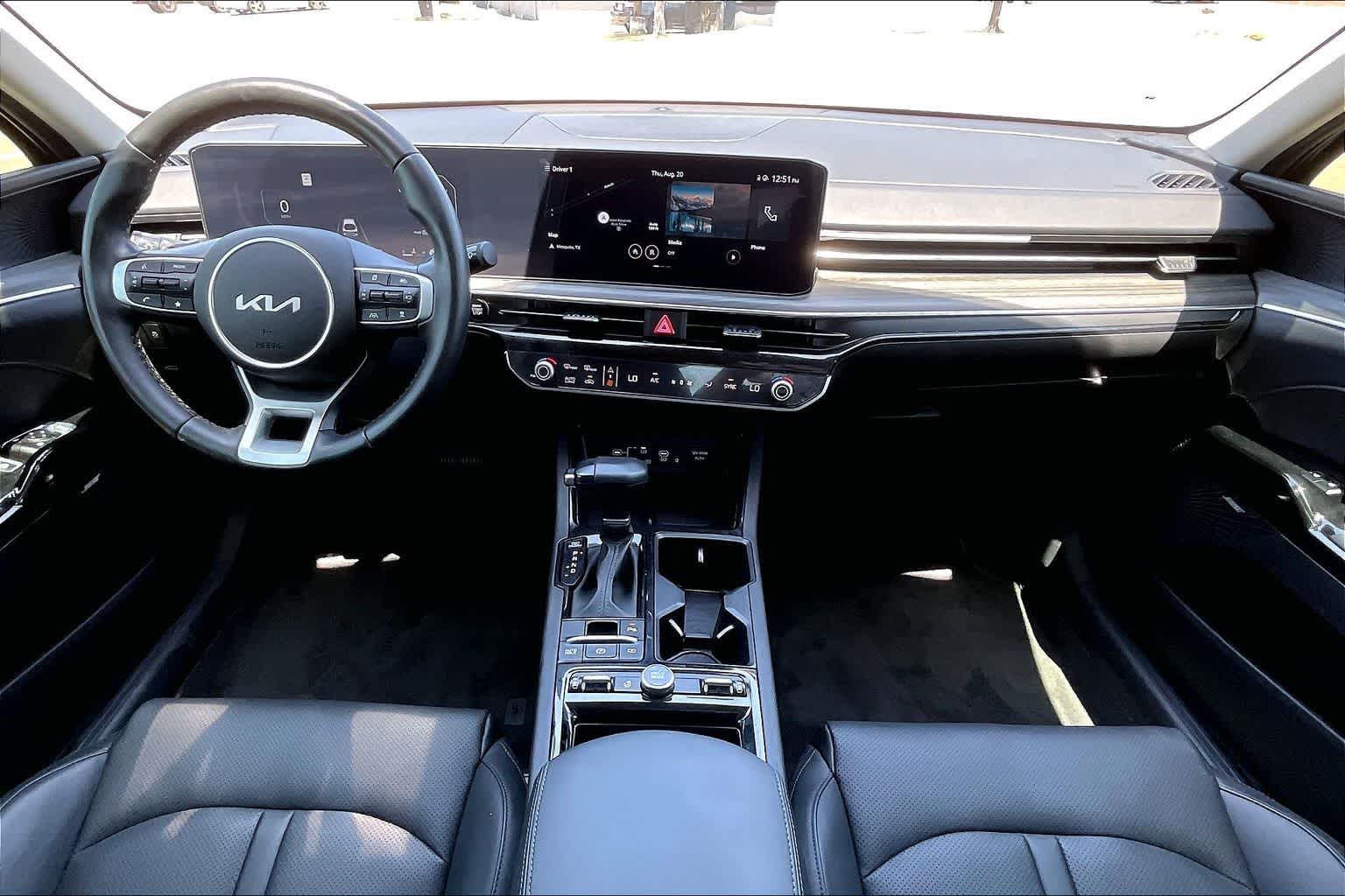 2025 Kia K5 EX - Photo 9