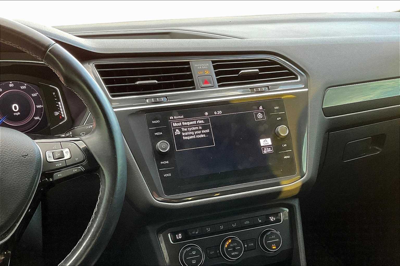 Thumbnail: 2020 Volkswagen Tiguan - 15