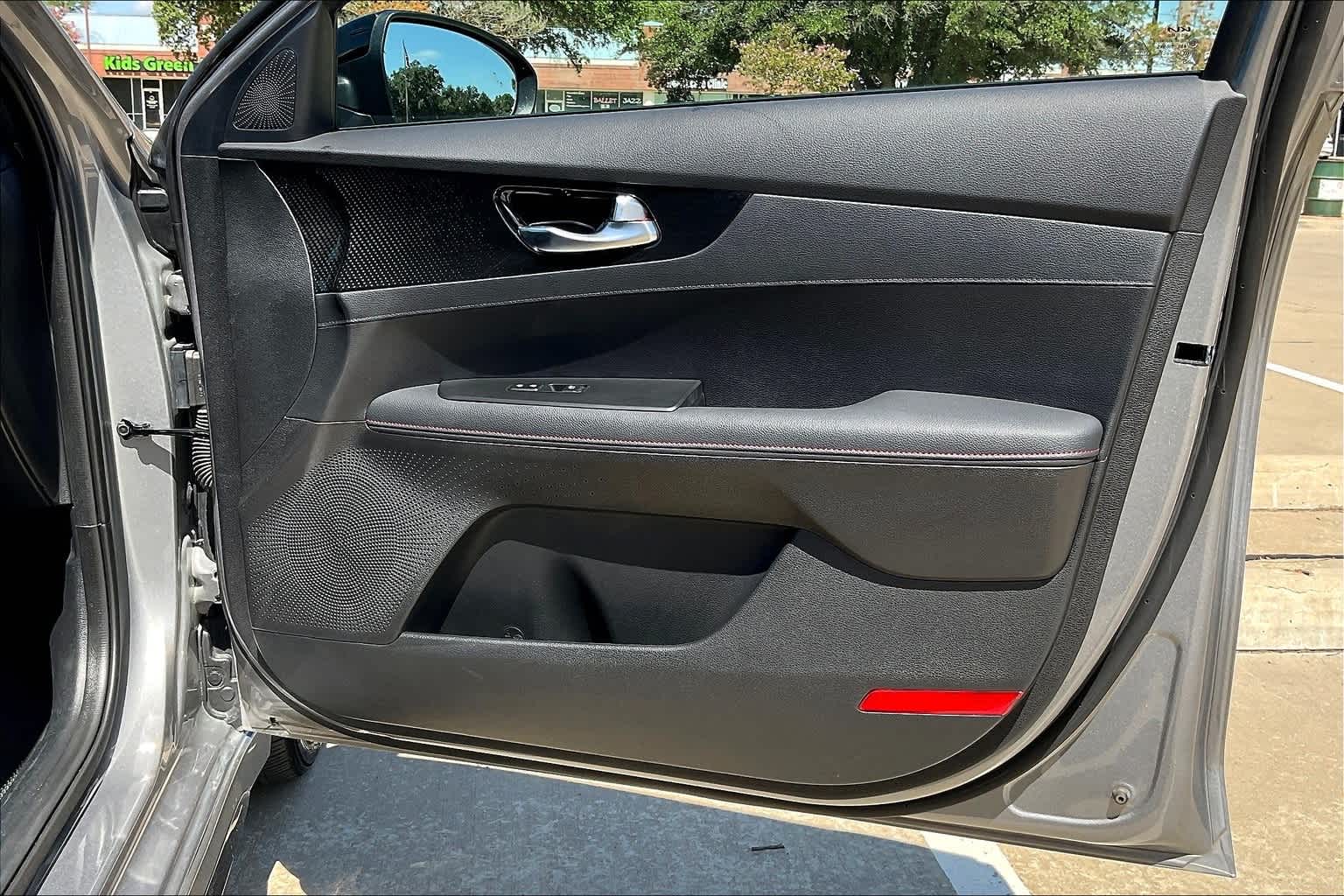 Thumbnail: 2023 Kia Forte - 28