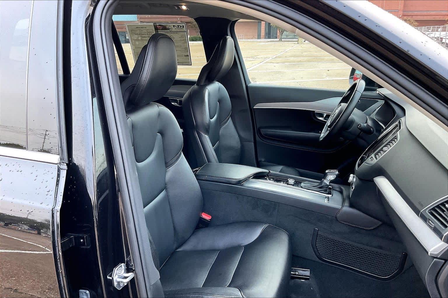 Thumbnail: 2021 Volvo XC90 - 13