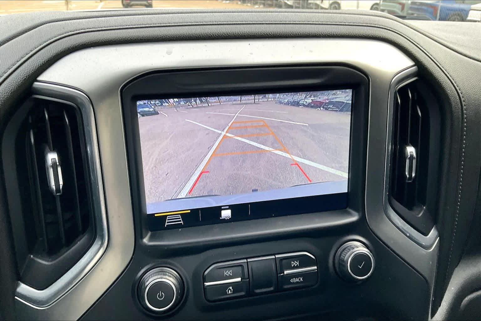 Thumbnail: 2019 Chevrolet Silverado 1500 - 26