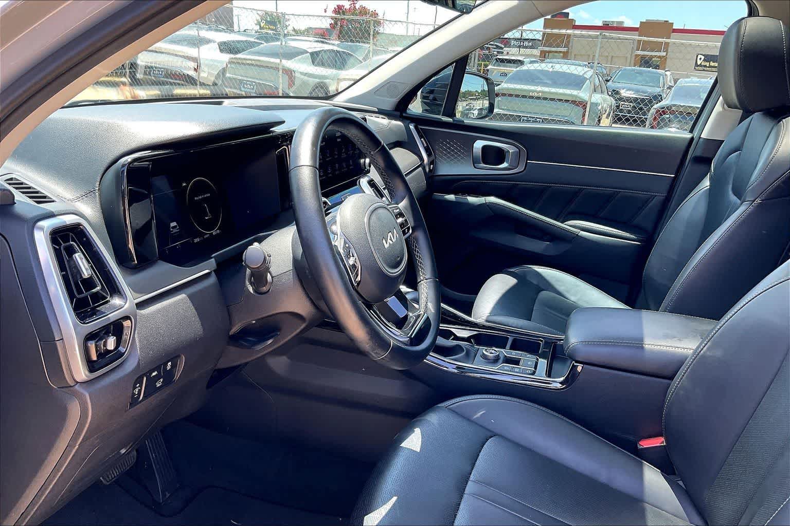 Thumbnail: 2023 Kia Sorento - 2