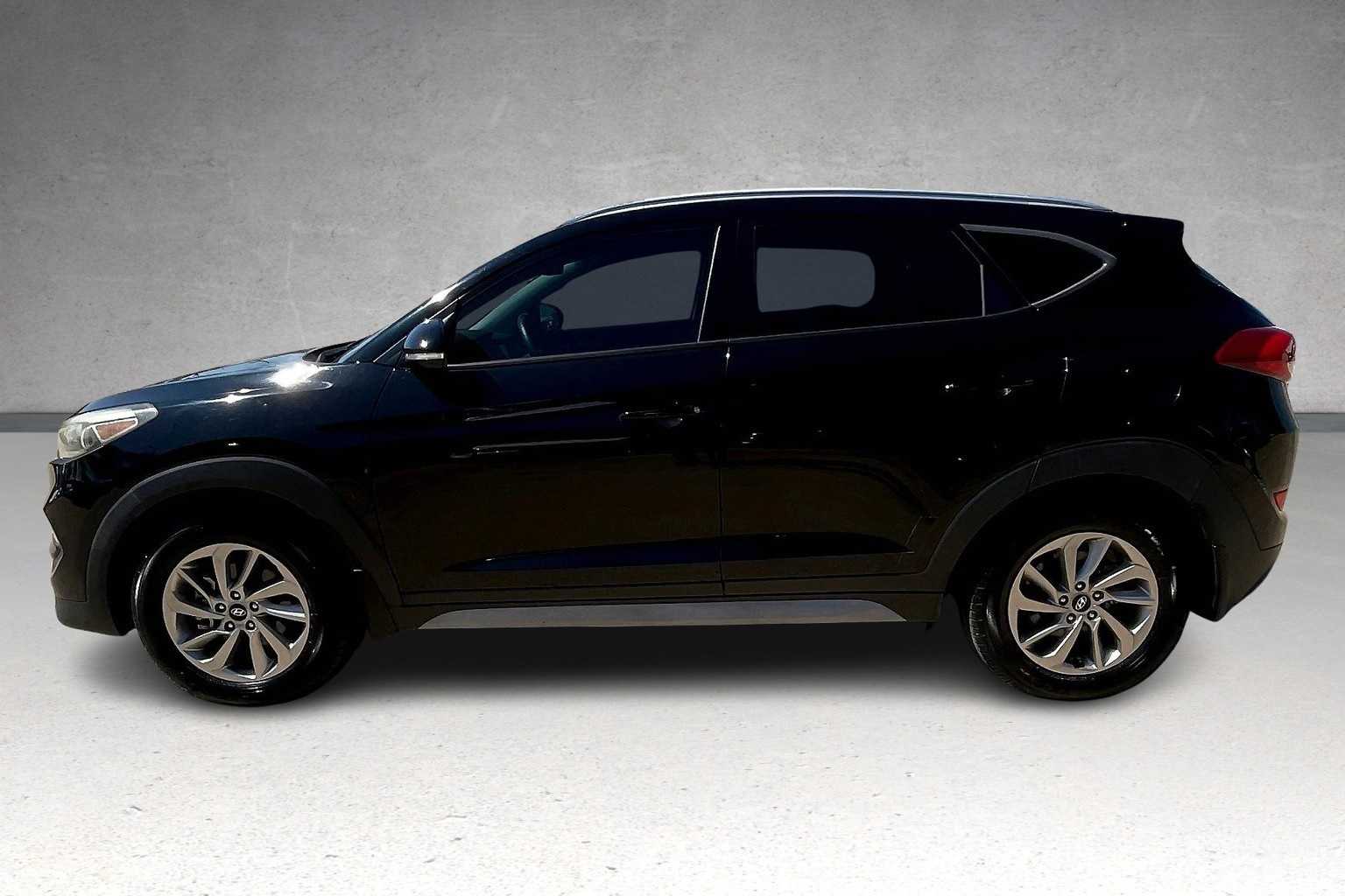 Thumbnail: 2017 Hyundai Tucson - 3