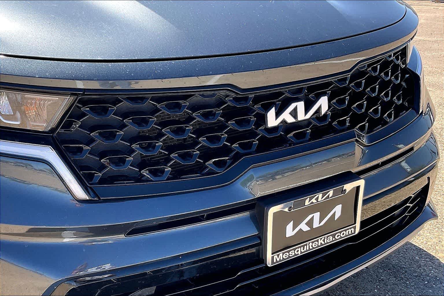 Thumbnail: 2023 Kia Sorento - 32