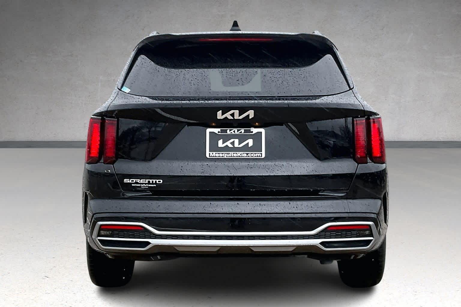 Thumbnail: 2023 Kia Sorento - 5