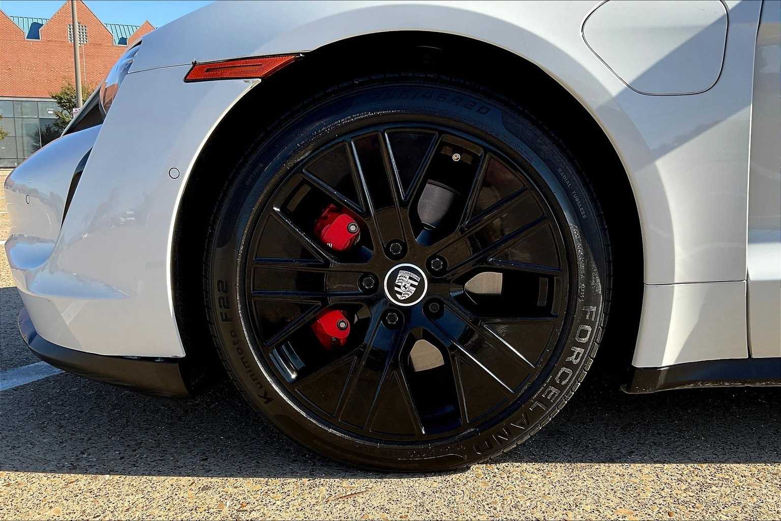 Thumbnail: 2020 Porsche Taycan - 7