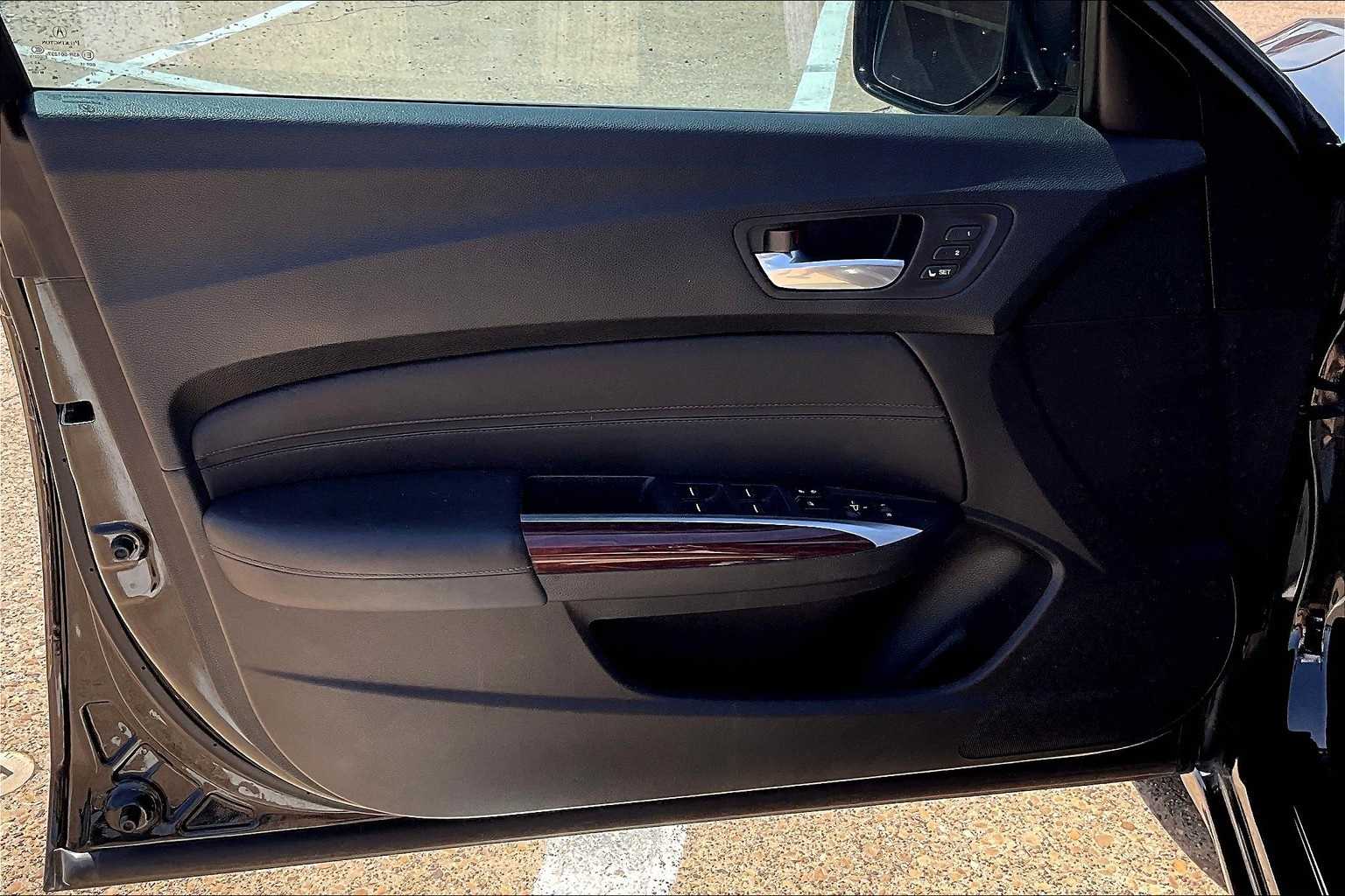 Thumbnail: 2015 Acura TLX - 27