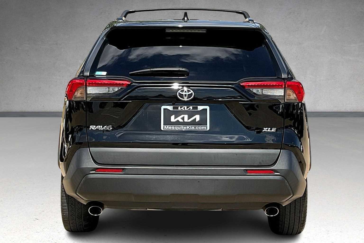 Thumbnail: 2021 Toyota RAV4 - 5