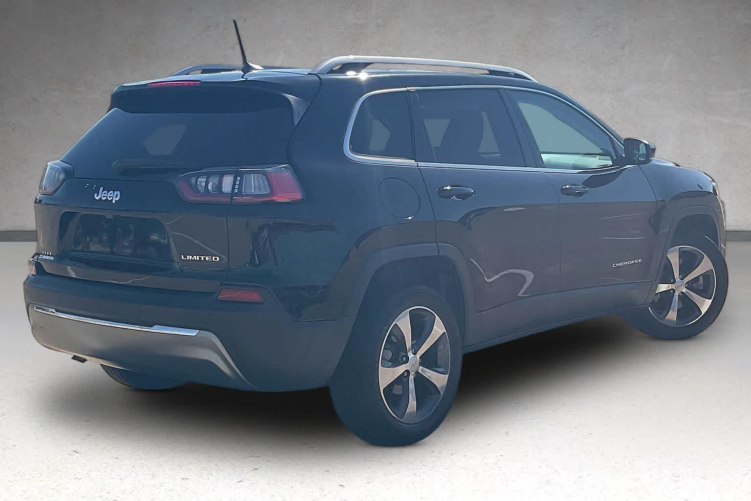 Thumbnail: 2019 Jeep Cherokee - 20
